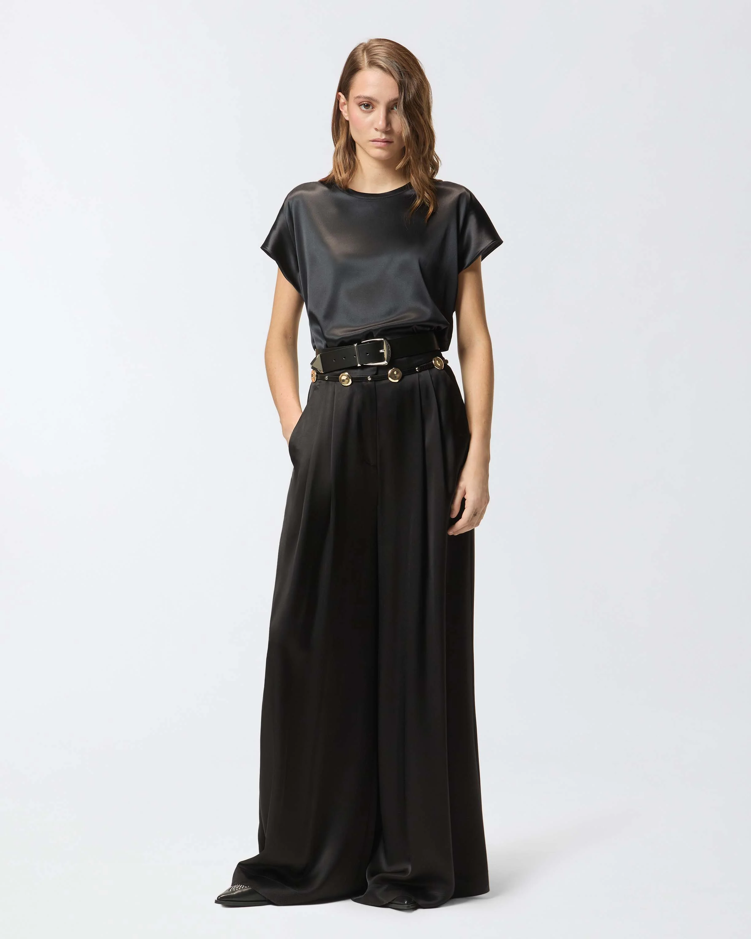 Blusa a maniche corte in satin - Image 2