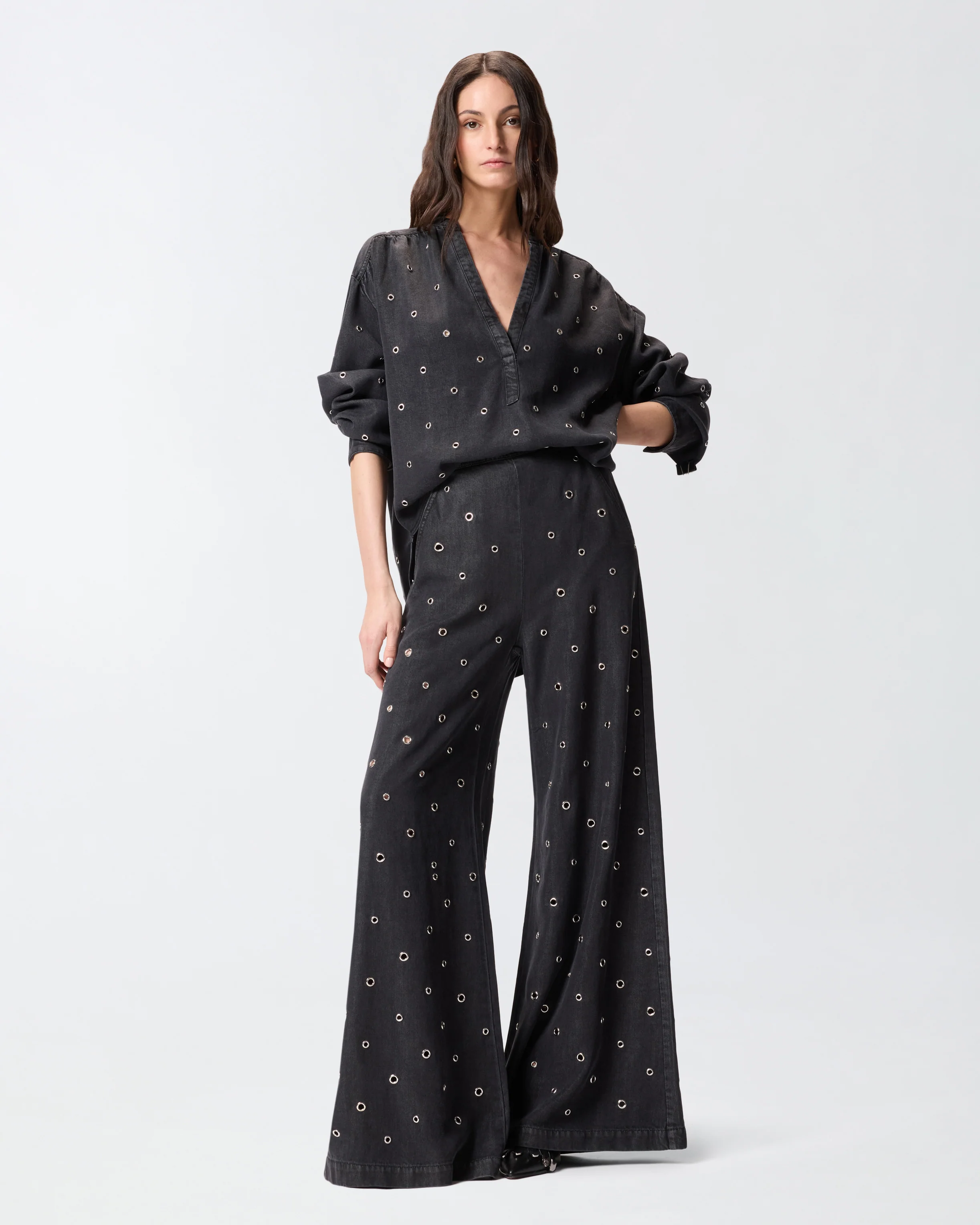 Blusa in denim scuro con occhielli - Image 2