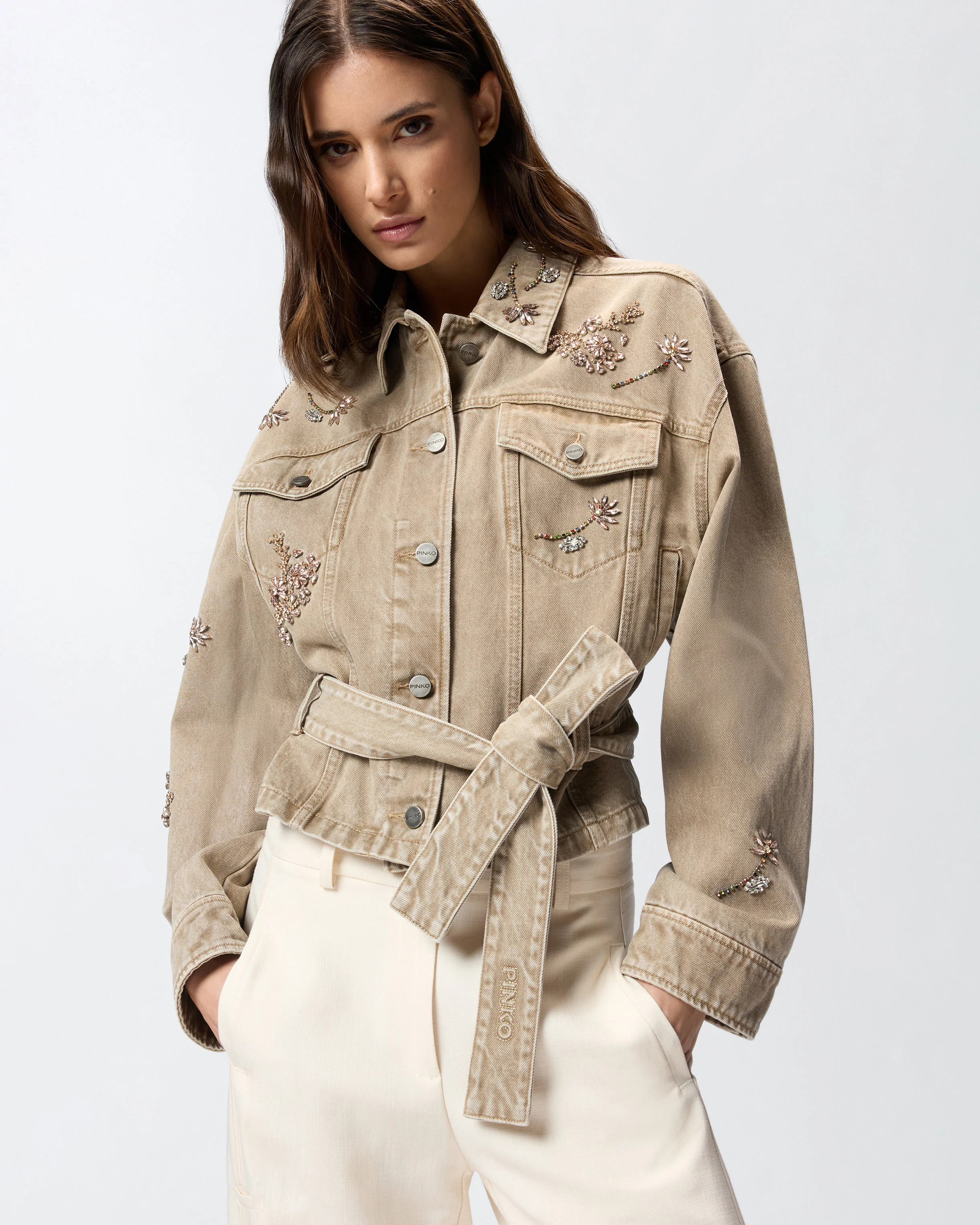 Giubbino in denim marrone con ricami gioiello - Image 4