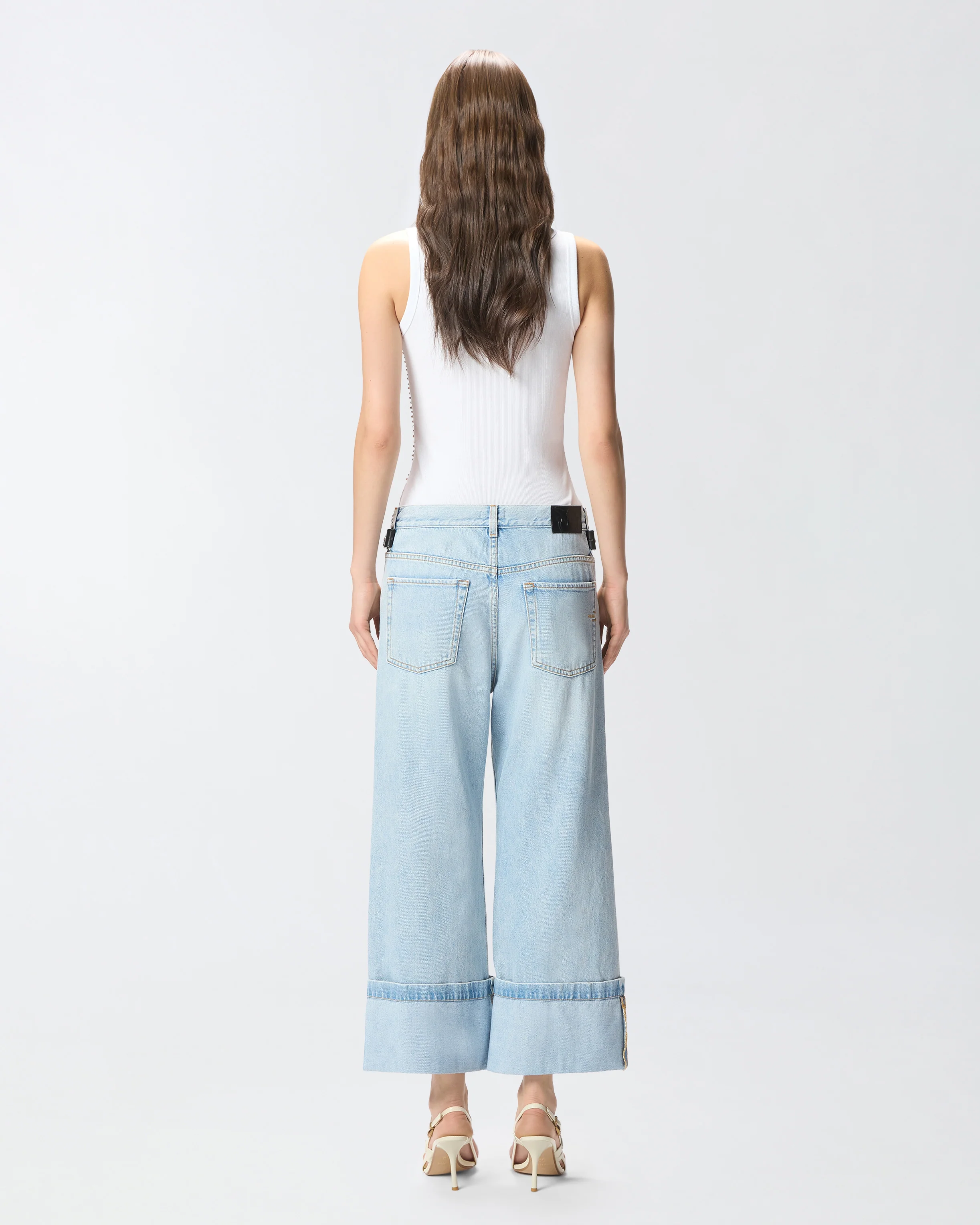 Jeans cropped con cintura in pelle - Image 3