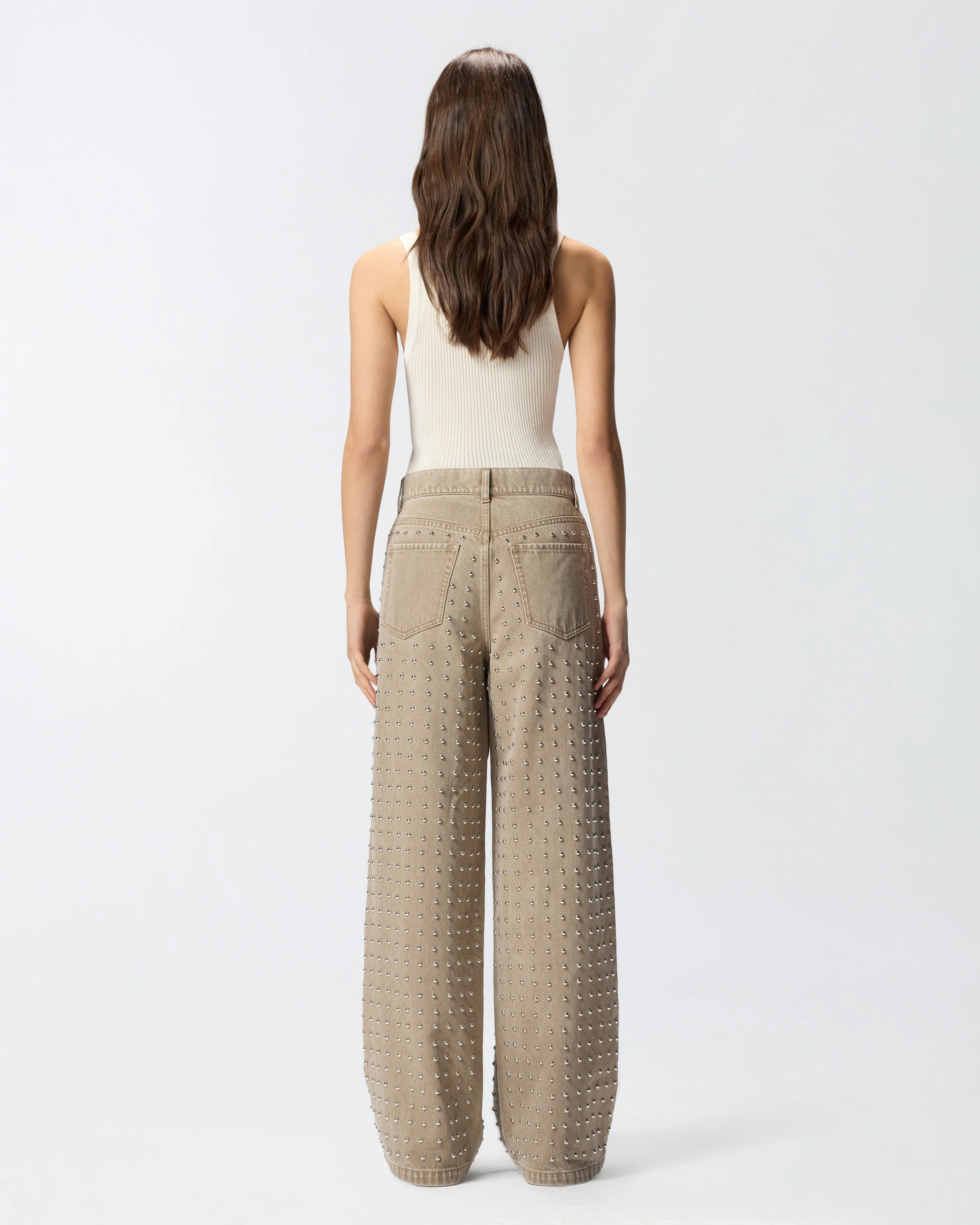 Jeans marroni con borchie - Image 3
