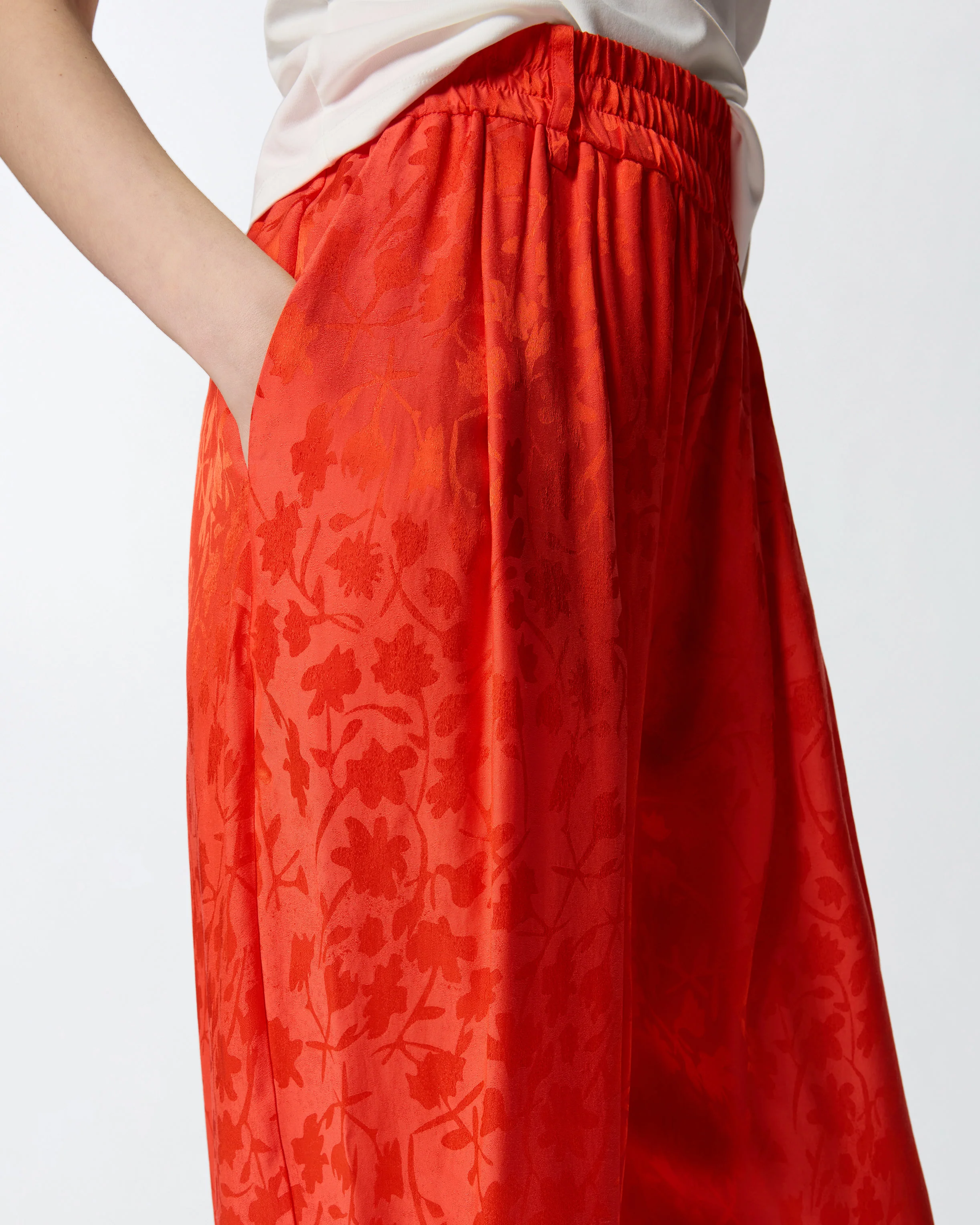 Pantaloni in jacquard floreale - Image 4