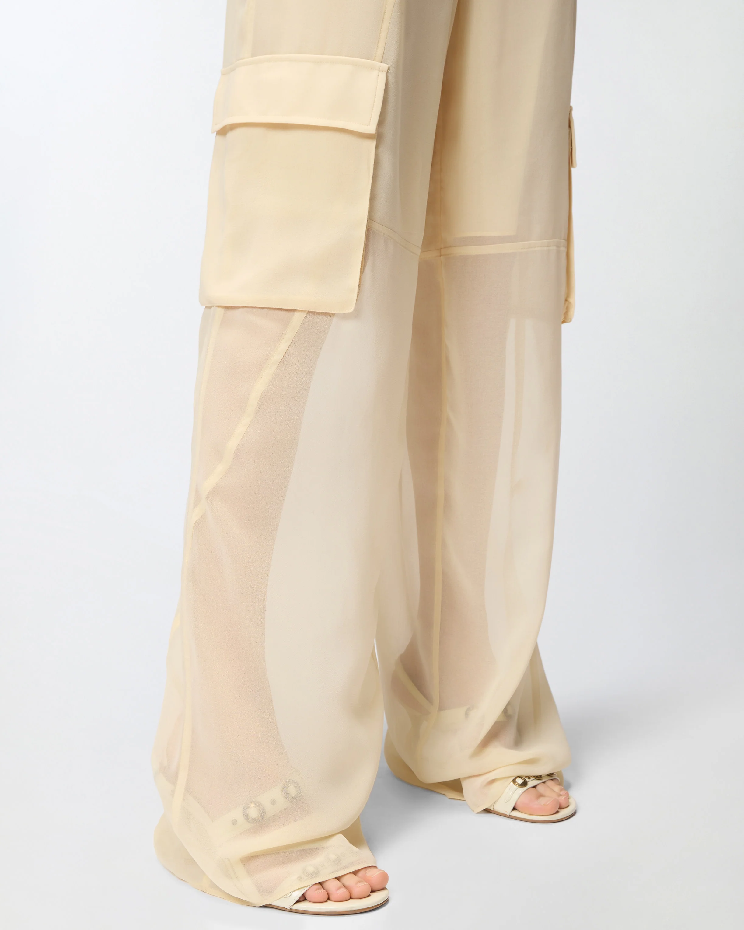 Pantaloni leggeri con tasche cargo - Image 4