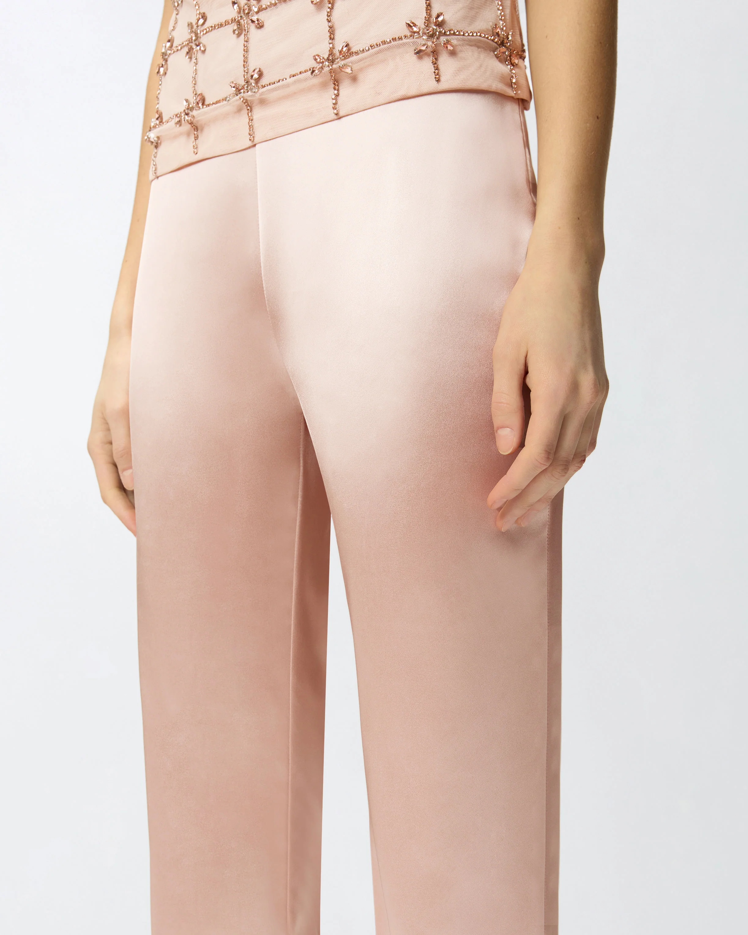 Pantaloni svasati in satin - Image 4