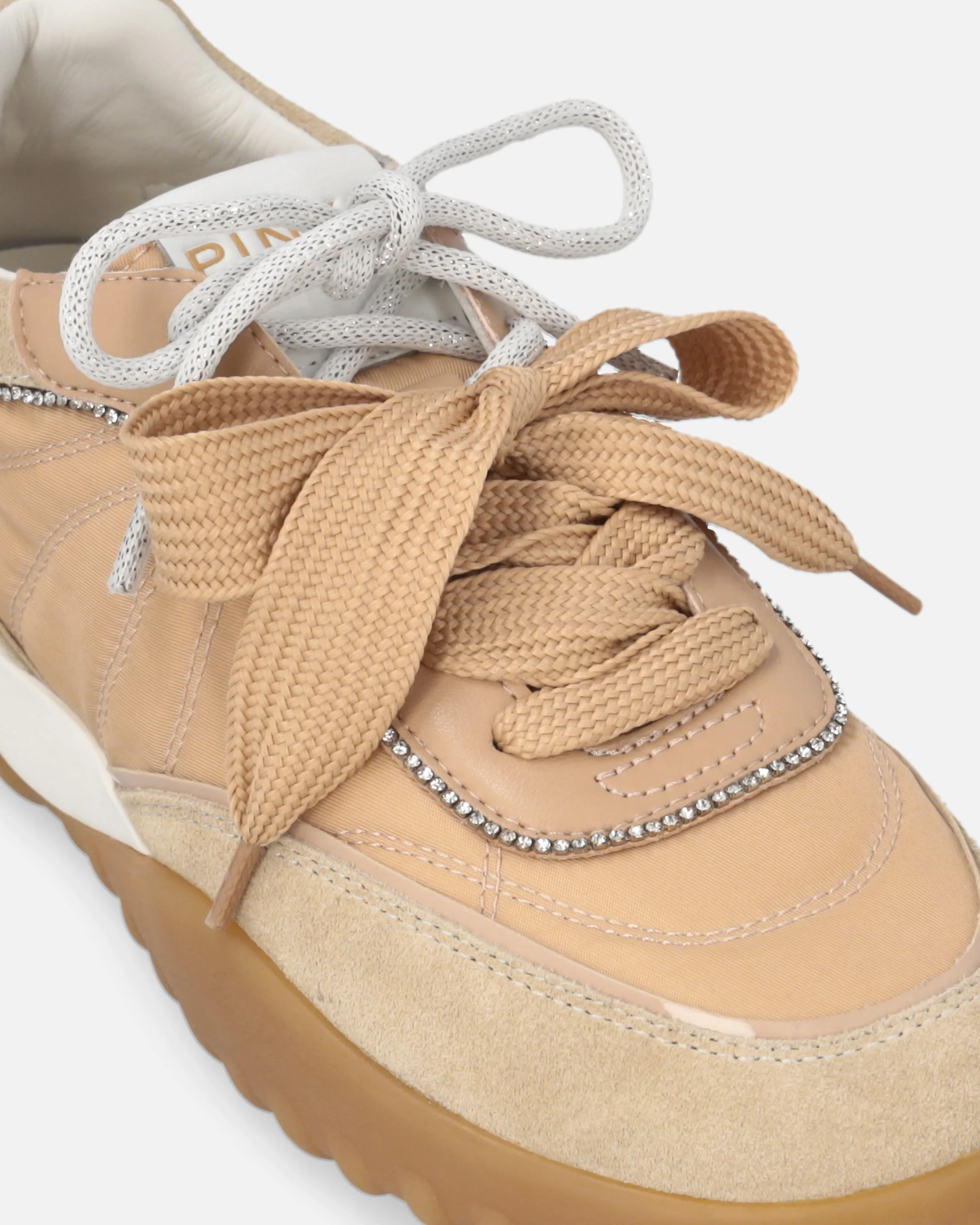 Scarpa da ginnastica con lacci doppi - Image 4