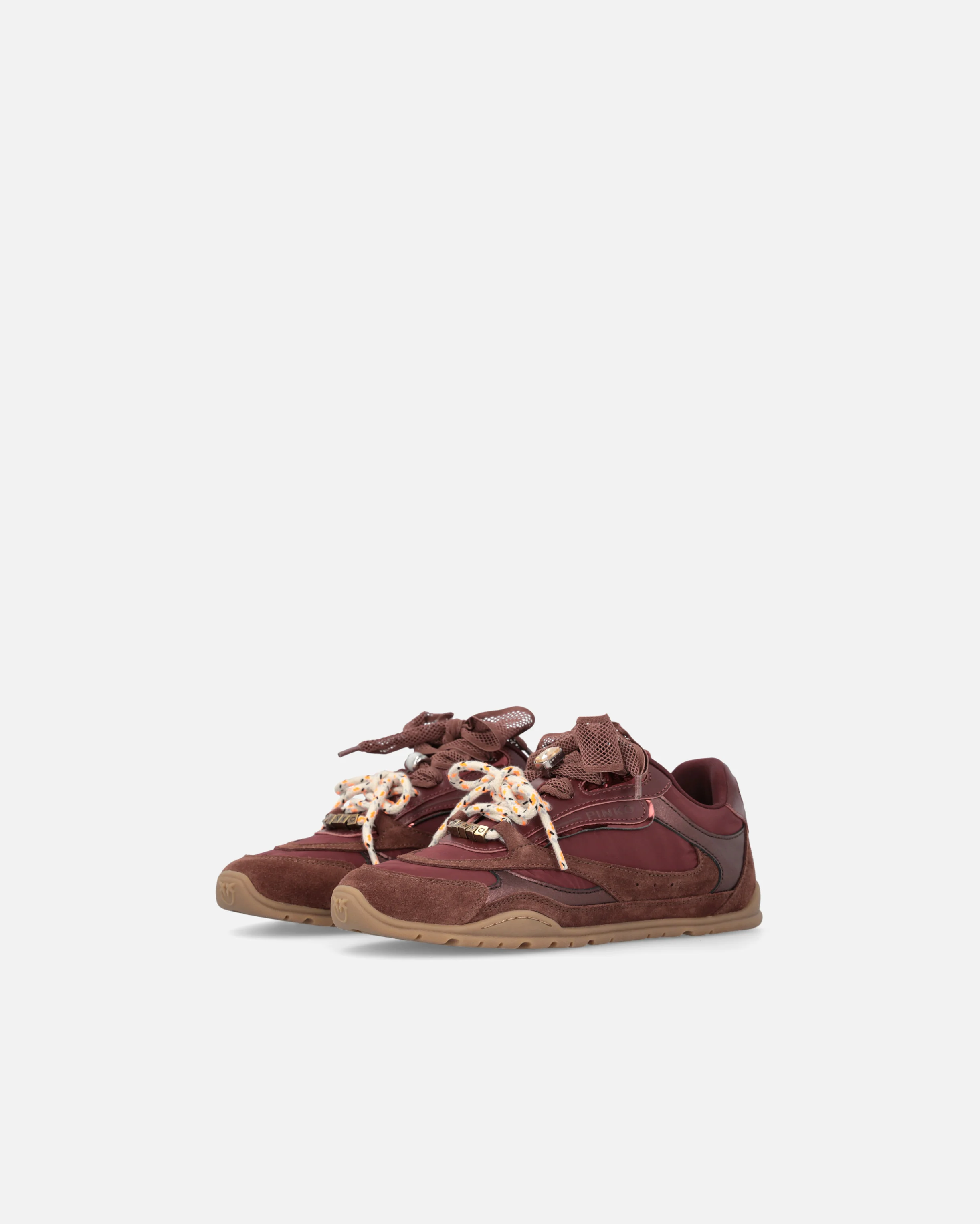 Sneakers con lacci doppi e applicazioni - Image 6