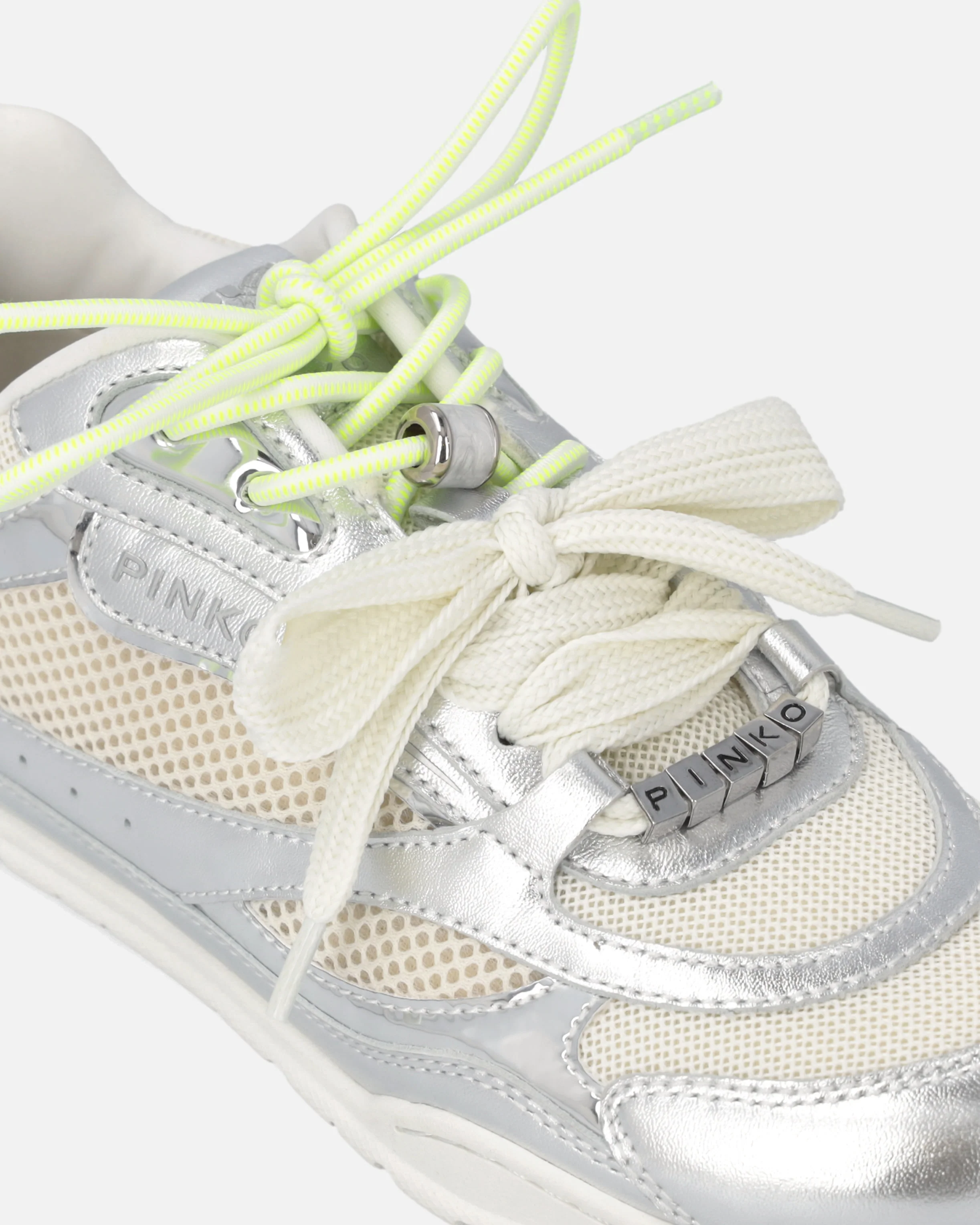Sneakers laminate con lacci doppi e applicazioni gioiello - Image 4