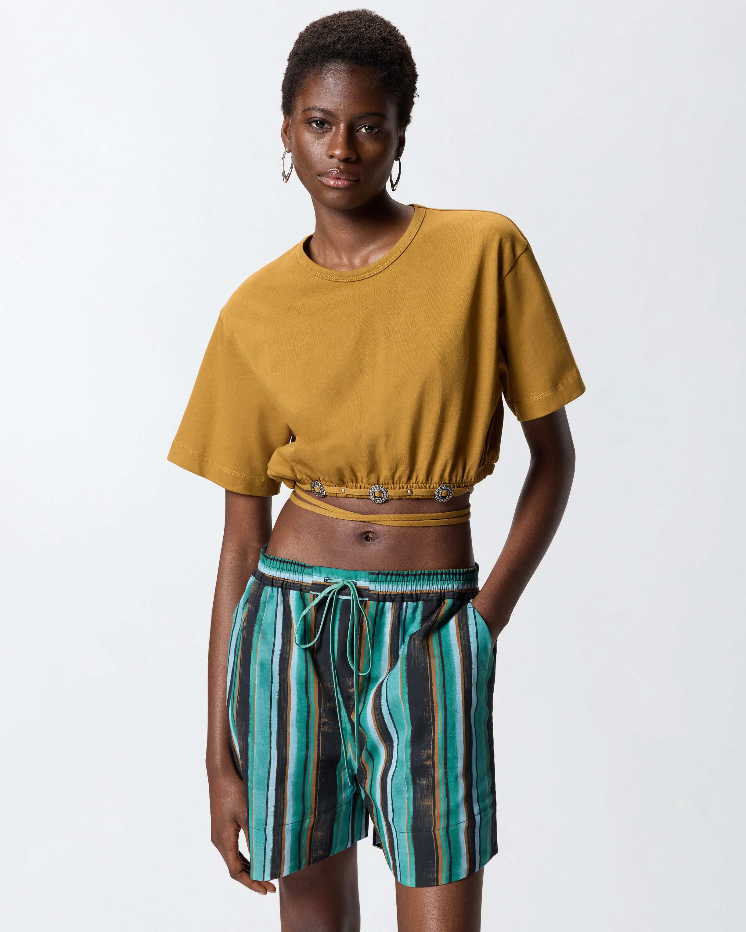 T-shirt cropped con laccio e dettagli texani