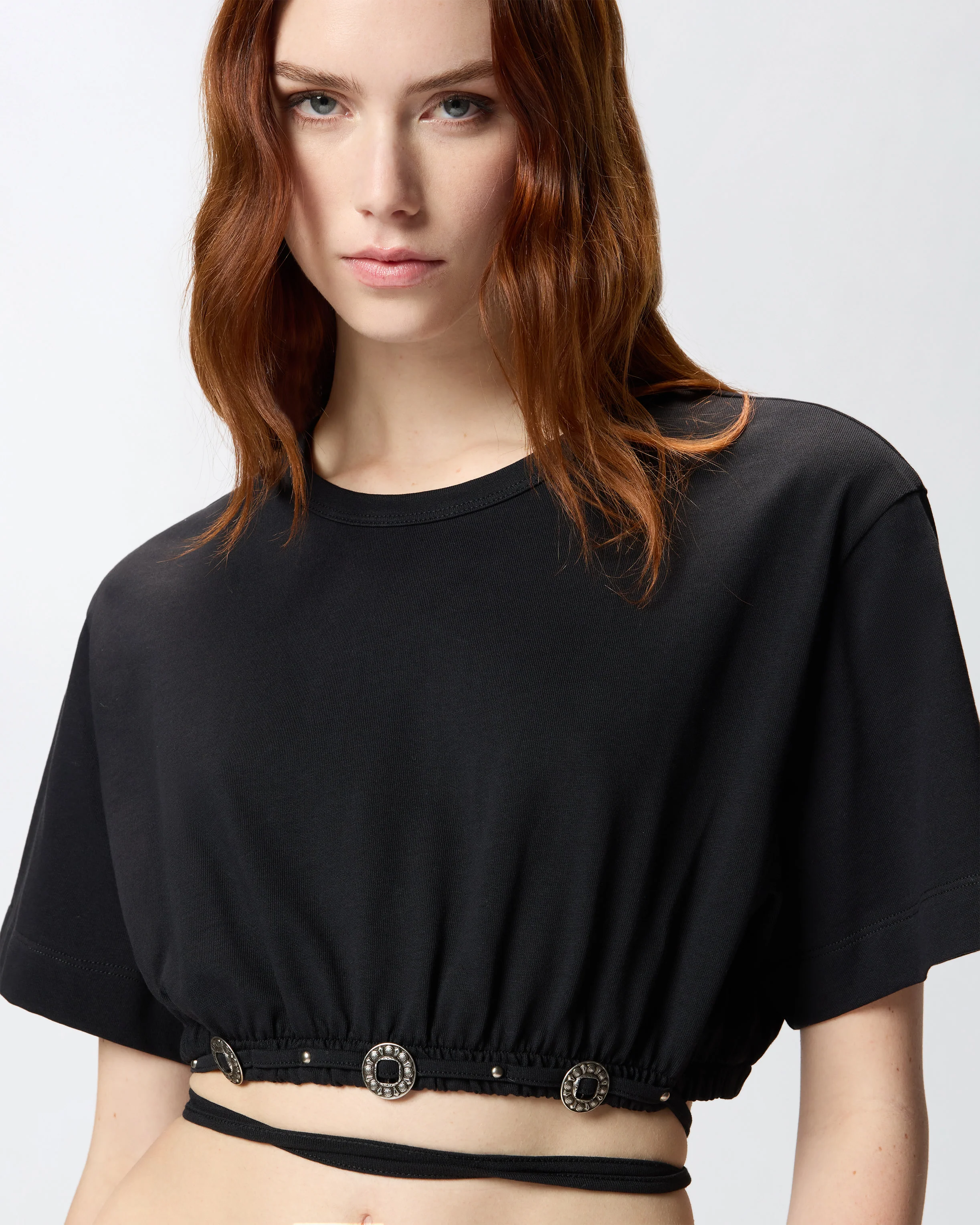 T-shirt cropped con laccio e dettagli texani - Image 4