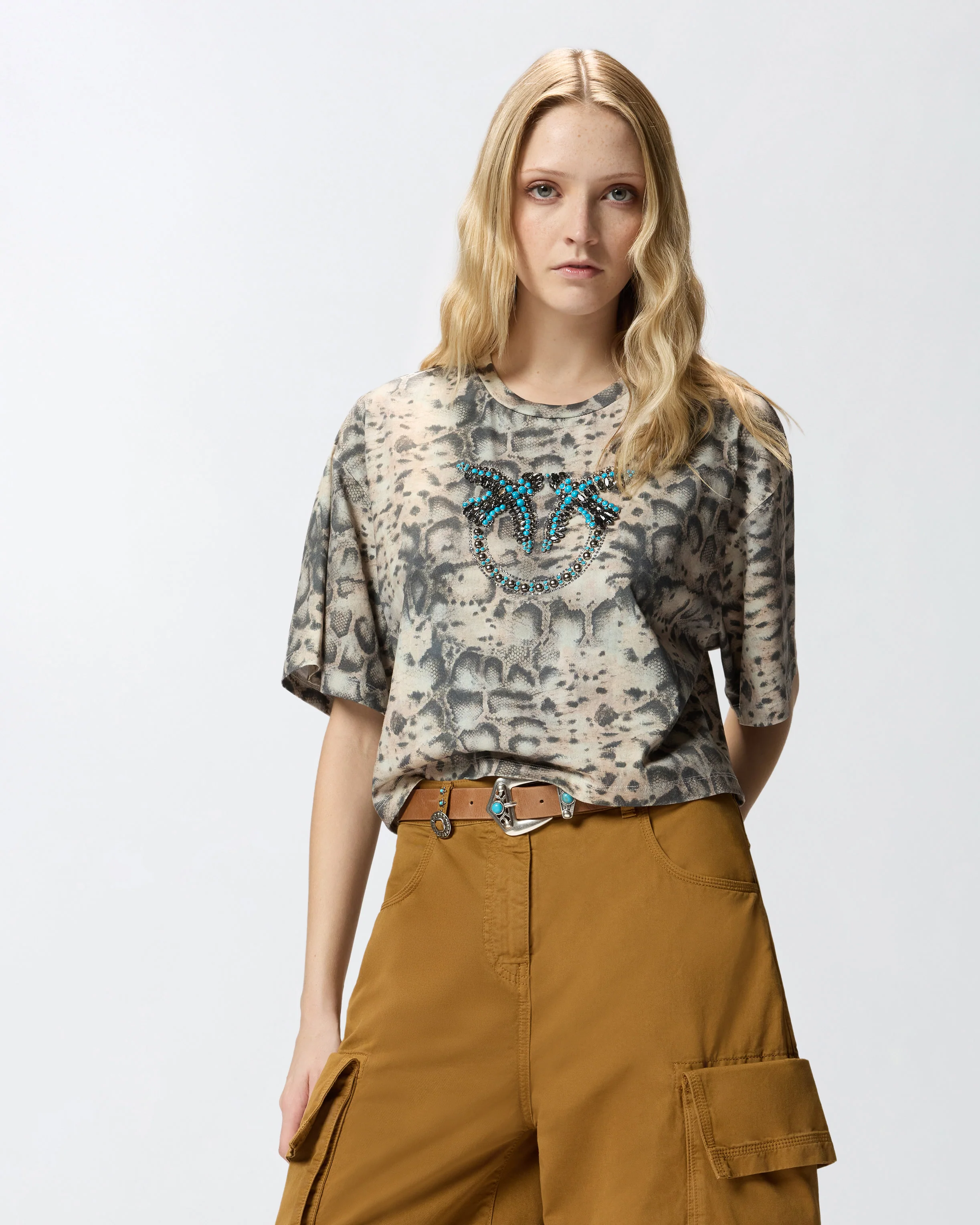 T-shirt cropped con stampa snake e Love Birds