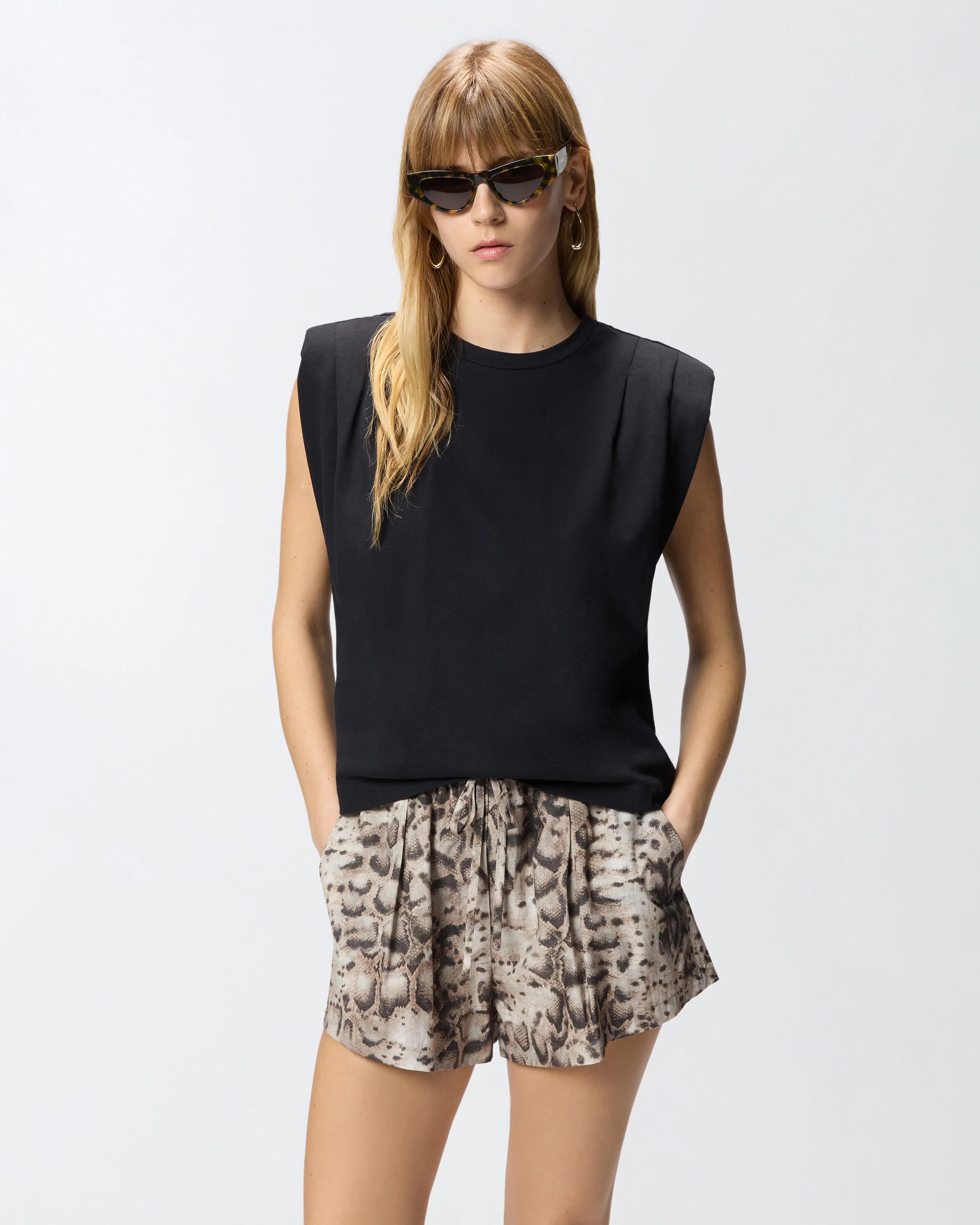 T-shirt smanicata in jersey doppio