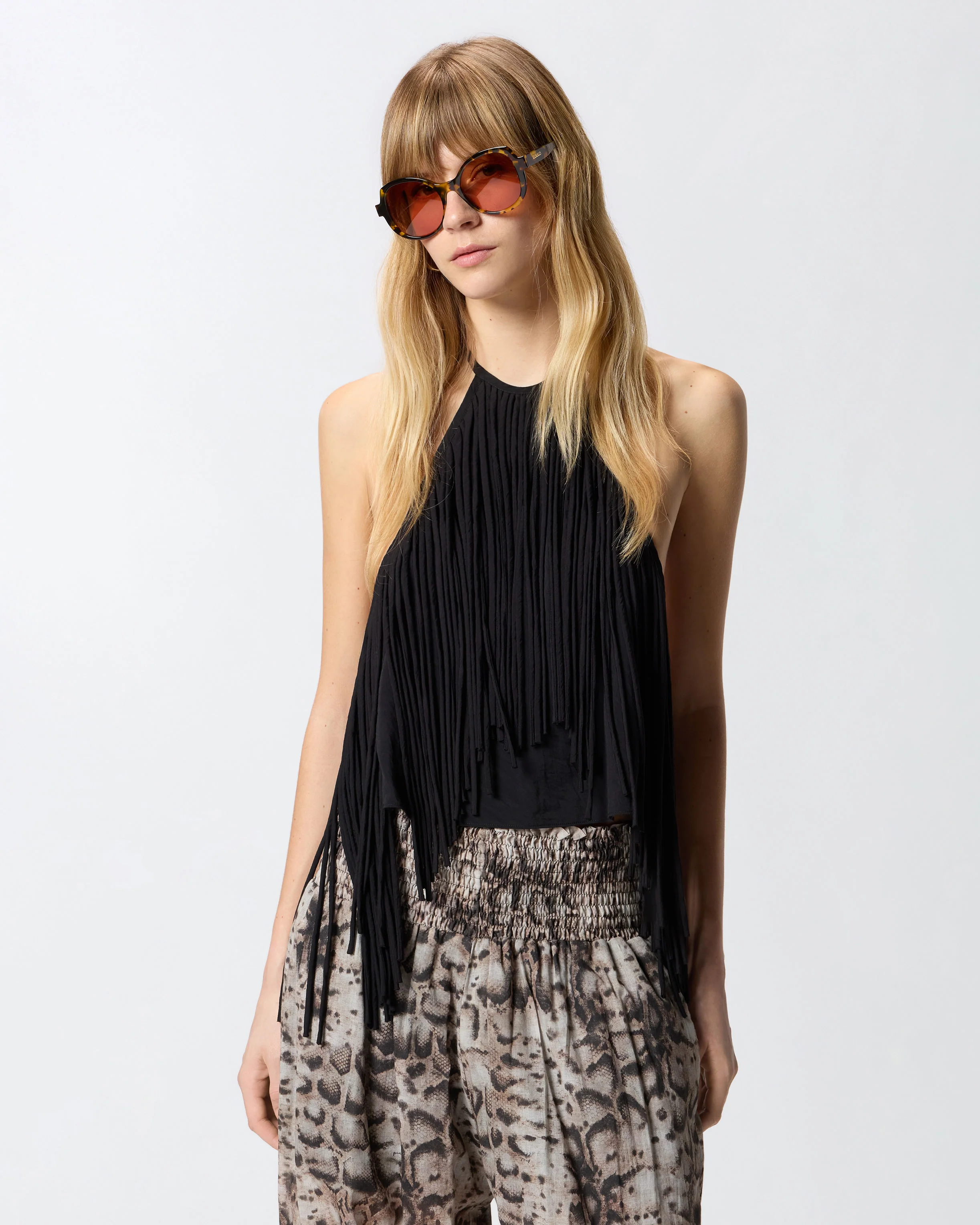 Top con scollo all'americana e frange