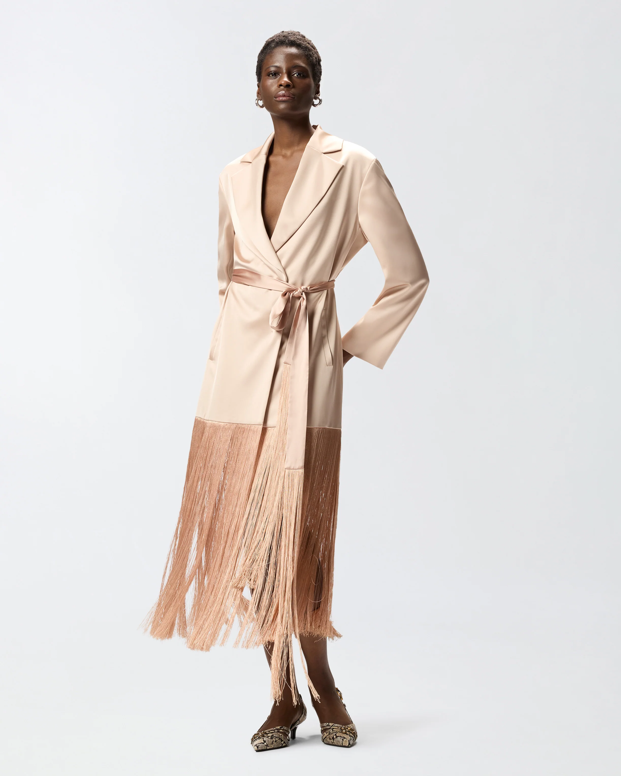 Trench in satin con frange